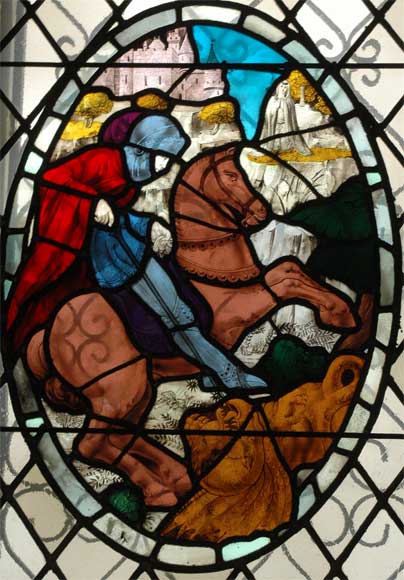 Два элемента витража с изображениями рыцарей в доспехах. Два элемента витража с изображениями рыцарей в доспехах.-2