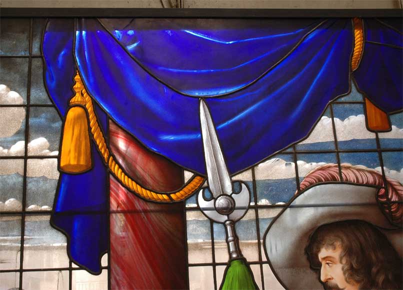 Витраж с мушкетёром, подписанный «Биттерлен Париж 1883» («Bitterlin Paris 1883»). Витраж с мушкетёром, подписанный «Биттерлен Париж 1883» («Bitterlin Paris 1883»).-7