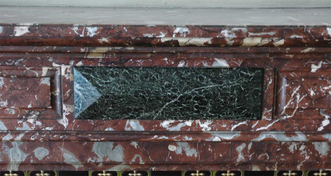 Старинный камин в стиле Наполеона III, изготовленный из красного северного мрамора. Старинный камин в стиле Наполеона III, изготовленный из красного северного мрамора.-1