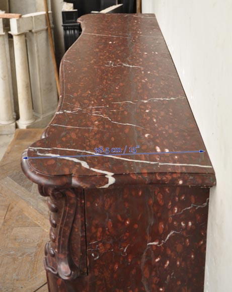 Старинный камин в стиле Людовика XV, изготовленный из мрамора Rouge Griotte. Старинный камин в стиле Людовика XV, изготовленный из мрамора Rouge Griotte.-8