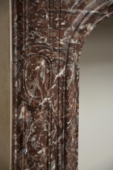 Старинный камин эпохи Регентства, изготовленный в 18 веке из красного королевского мрамора. Старинный камин эпохи Регентства, изготовленный в 18 веке из красного королевского мрамора.-3