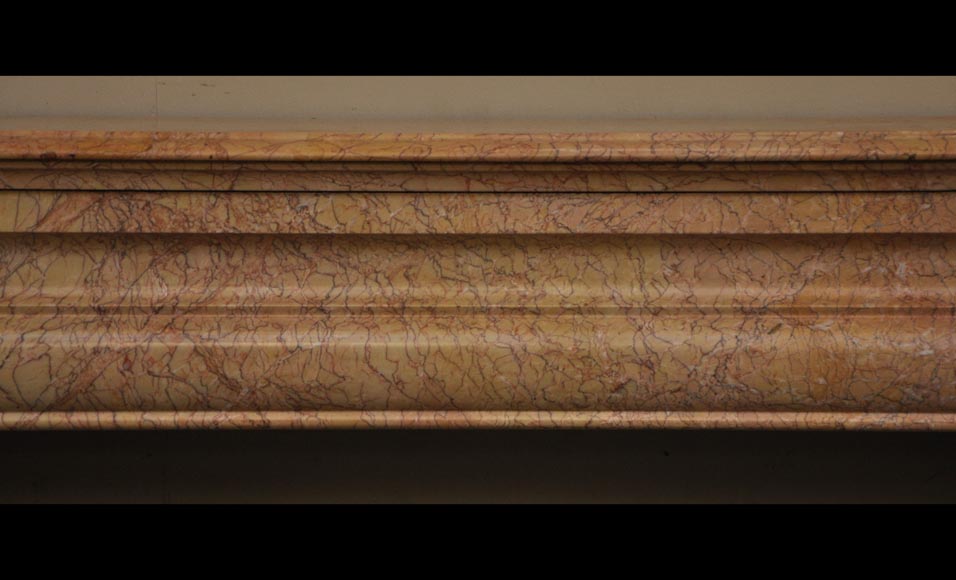 Старинный камин в стиле Людовика XIV, изготовленный из жёлтого мрамора брокатель. Старинный камин в стиле Людовика XIV, изготовленный из жёлтого мрамора брокатель.-1