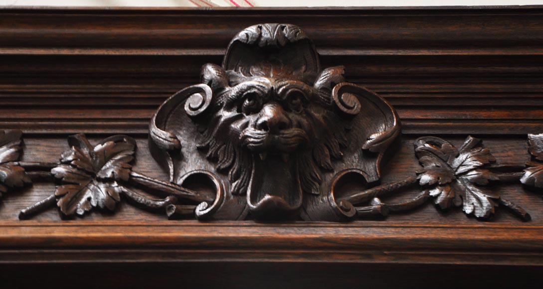 Большой дубовый камин в стиле Людовика XIII с трюмо. Большой дубовый камин в стиле Людовика XIII с трюмо.-3