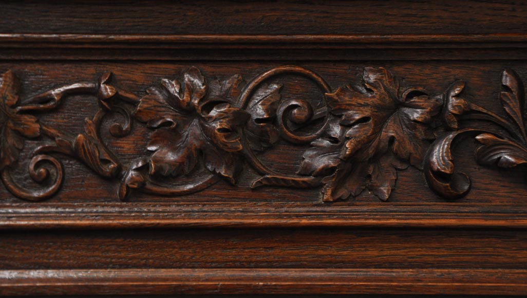 Большой дубовый камин в стиле Людовика XIII с трюмо. Большой дубовый камин в стиле Людовика XIII с трюмо.-10