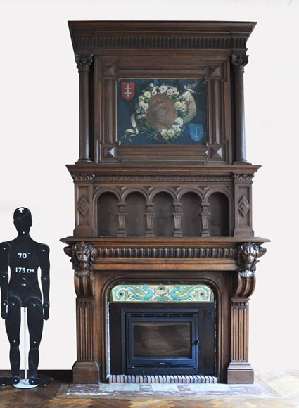 Большой дубовый камин, украшенный картиной, представляющей Жанну д'Арк. Большой дубовый камин, украшенный картиной, представляющей Жанну д'Арк.-0