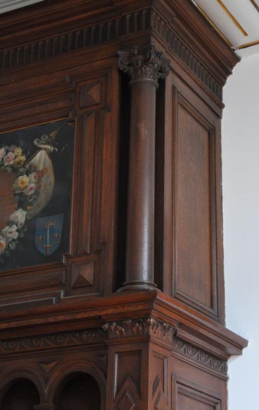 Большой дубовый камин, украшенный картиной, представляющей Жанну д'Арк. Большой дубовый камин, украшенный картиной, представляющей Жанну д'Арк.-5