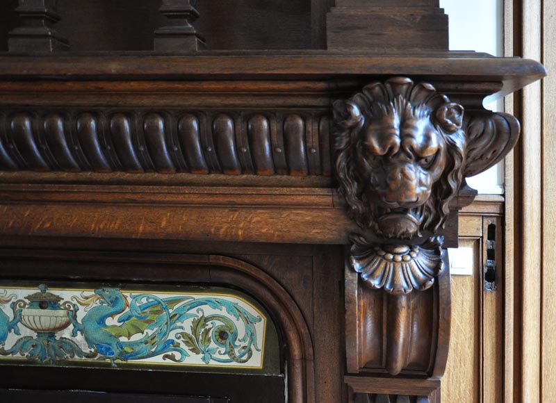 Большой дубовый камин, украшенный картиной, представляющей Жанну д'Арк. Большой дубовый камин, украшенный картиной, представляющей Жанну д'Арк.-8