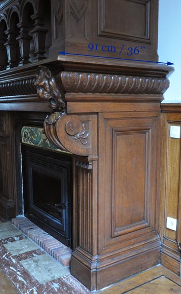 Большой дубовый камин, украшенный картиной, представляющей Жанну д'Арк. Большой дубовый камин, украшенный картиной, представляющей Жанну д'Арк.-12