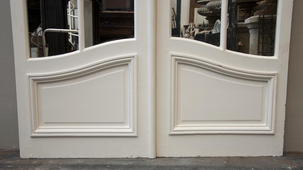 Две двустворчатые двери с зеркалами.  Две двустворчатые двери с зеркалами. -4