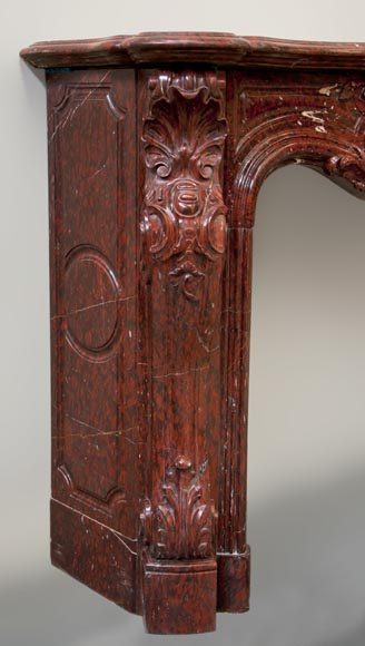 Великолепный старинный камин в стиле Людовика XV, изготовленный из мрамора красный Гриотт. Великолепный старинный камин в стиле Людовика XV, изготовленный из мрамора красный Гриотт.-5