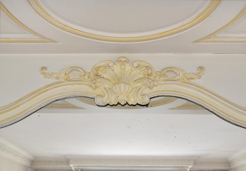 Часть деревянной отделки комнаты в стиле Людовика XV с каменным камином 18 века. Часть деревянной отделки комнаты в стиле Людовика XV с каменным камином 18 века.-8