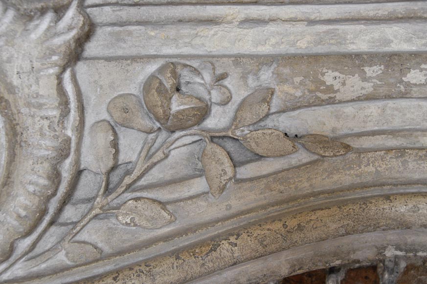 Часть деревянной отделки комнаты в стиле Людовика XV с каменным камином 18 века. Часть деревянной отделки комнаты в стиле Людовика XV с каменным камином 18 века.-13