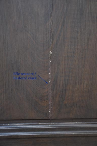 Старинная двустворчатая дверь, украшенная расписными цветочными мотивами. Старинная двустворчатая дверь, украшенная расписными цветочными мотивами.-10