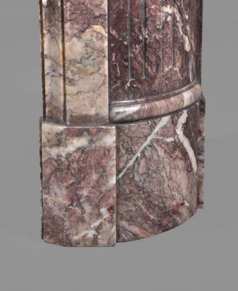 Красивый старинный камин в стиле Людовика XVI с закруглёнными углами, изготовленный из мрамора Hautacam. Красивый старинный камин в стиле Людовика XVI с закруглёнными углами, изготовленный из мрамора Hautacam.-7