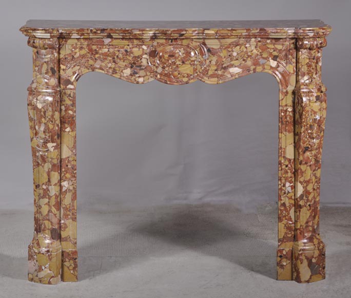 Камин в стиле Помпадур, изготовленный из брекчиевидного мрамора из Халеба. Камин в стиле Помпадур, изготовленный из брекчиевидного мрамора из Халеба.-0