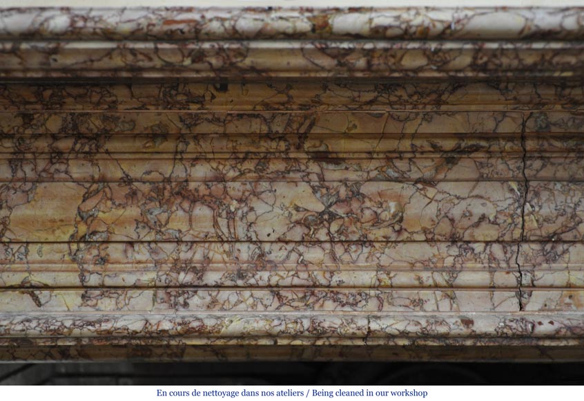 Красивый старинный камин в стиле эпохи Луи-Филипа, изготовленный из мрамора брокатель.  Красивый старинный камин в стиле эпохи Луи-Филипа, изготовленный из мрамора брокатель. -1