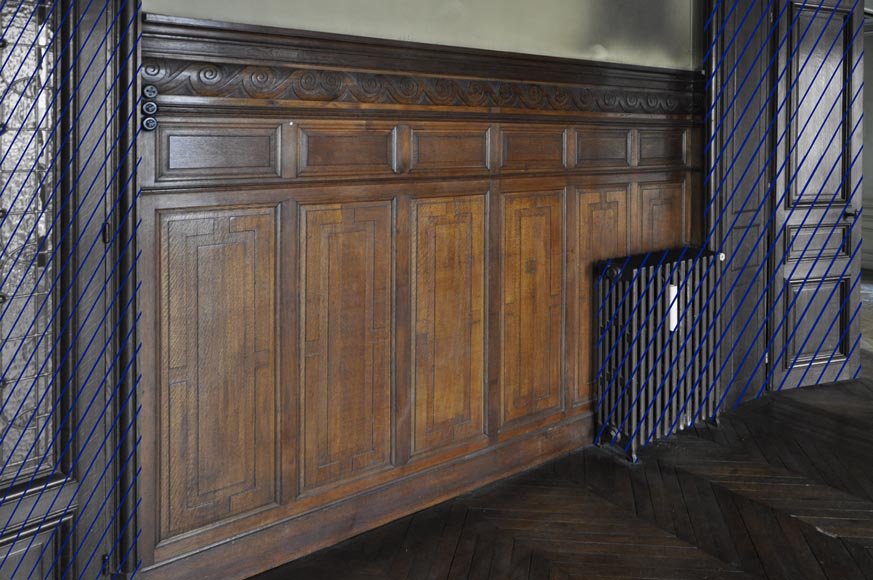 Ансамбль декоративных стенных панелей из дуба, украшенный фризом волнообразного орнамента. Ансамбль декоративных стенных панелей из дуба, украшенный фризом волнообразного орнамента.-7