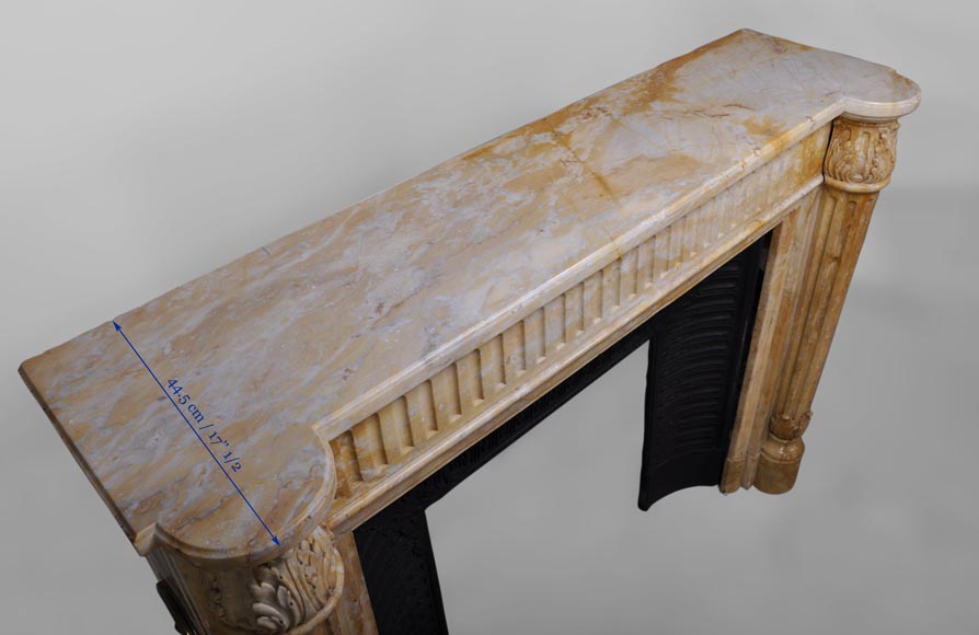 Красивый старинный камин в стиле Людовика XVI с полуколоннами, изготовленный из жёлтого мрамора из Сиены. Красивый старинный камин в стиле Людовика XVI с полуколоннами, изготовленный из жёлтого мрамора из Сиены.-10