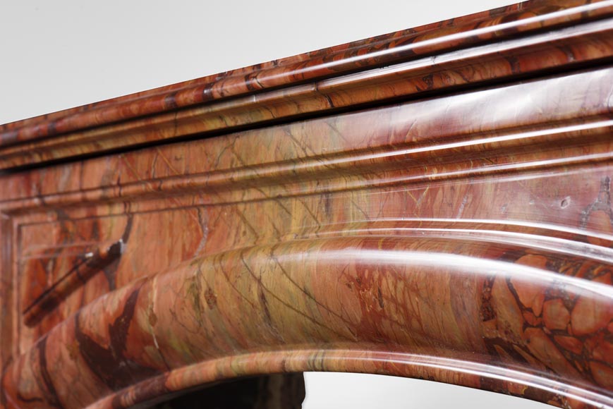 Старинный камин в стиле Людовика XIV с «буденом», изготовленный из алжирского красного брекчиевидного мрамора. Старинный камин в стиле Людовика XIV с «буденом», изготовленный из алжирского красного брекчиевидного мрамора.-2