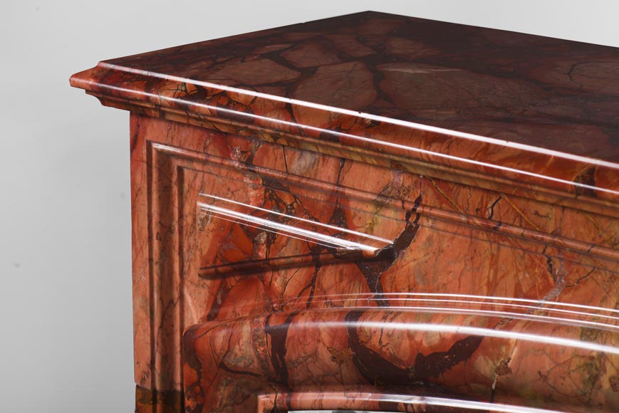 Старинный камин в стиле Людовика XIV с «буденом», изготовленный из алжирского красного брекчиевидного мрамора. Старинный камин в стиле Людовика XIV с «буденом», изготовленный из алжирского красного брекчиевидного мрамора.-4