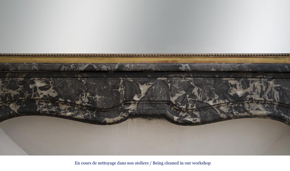 Старинный камин эпохи Регентства, изготовленный в 18 веке из серого мрамора Сант Анн.  Старинный камин эпохи Регентства, изготовленный в 18 веке из серого мрамора Сант Анн. -1