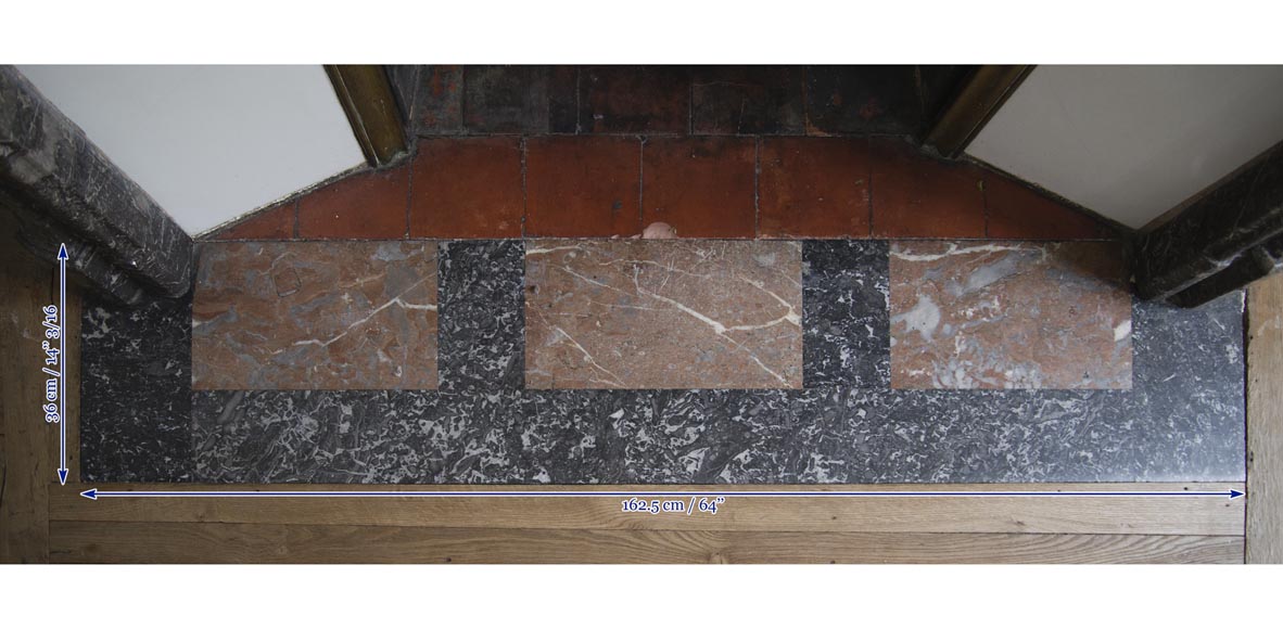 Старинный камин в стиле Людовика XV, изготовленный в 18 веке из серого мрамора Сант Анн.  Старинный камин в стиле Людовика XV, изготовленный в 18 веке из серого мрамора Сант Анн. -8