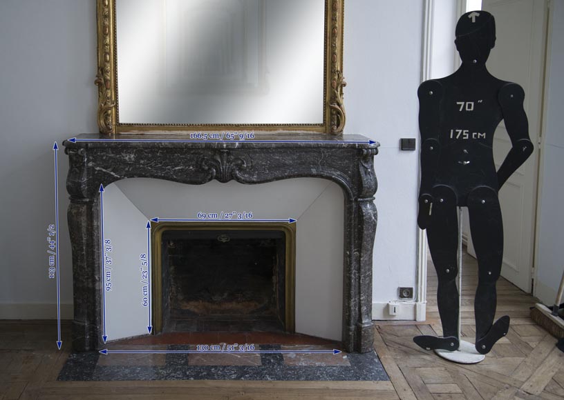 Старинный камин в стиле Людовика XV, изготовленный в 18 веке из серого мрамора Сант Анн.  Старинный камин в стиле Людовика XV, изготовленный в 18 веке из серого мрамора Сант Анн. -10