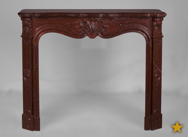 Старинный камин в стиле Людовика XV с тремя раковинами, изготовленный из мрамора красный Гриотт. Старинный камин в стиле Людовика XV с тремя раковинами, изготовленный из мрамора красный Гриотт.-0