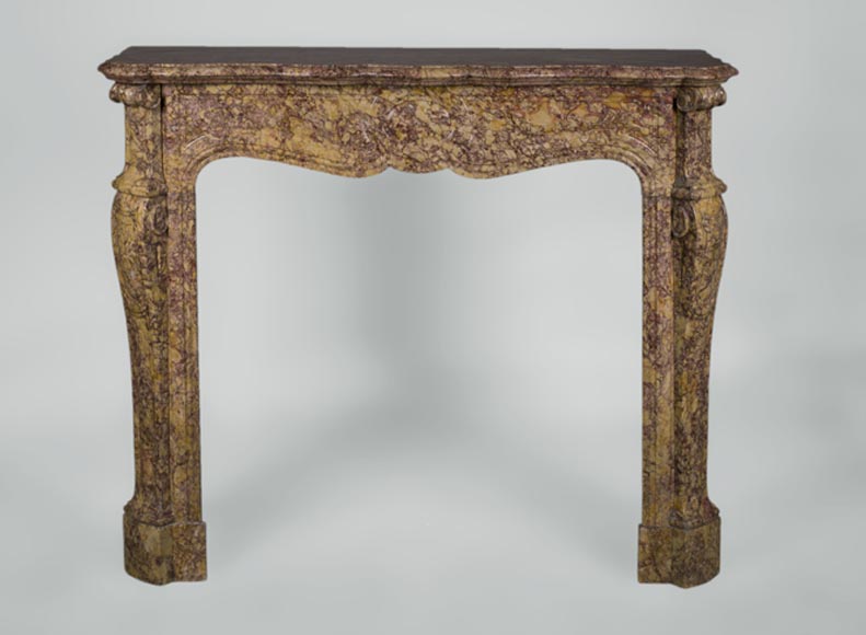 Старинный камин в стиле Людовика XV, модель «Помпадур», изготовленный из мрамора жёлтый Брокатель. Старинный камин в стиле Людовика XV, модель «Помпадур», изготовленный из мрамора жёлтый Брокатель.-0