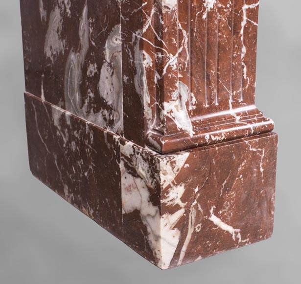 Старинный камин в стиле эпохи Регентства, изготовленный из Красного Северного мрамора. Старинный камин в стиле эпохи Регентства, изготовленный из Красного Северного мрамора.-5