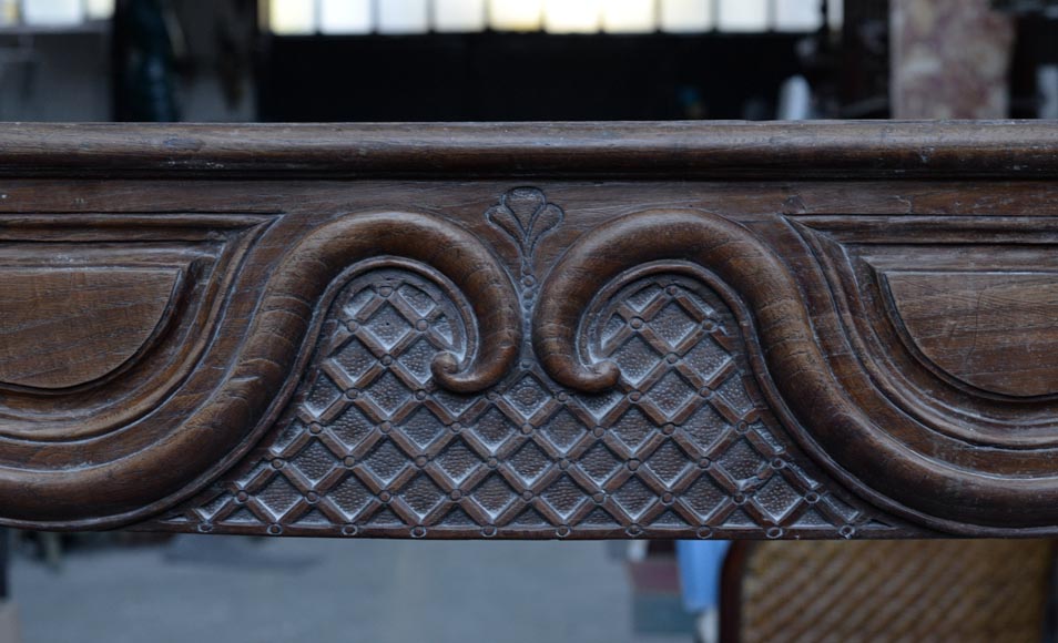 Большой старинный дубовый камин в стиле эпохи Регентства, первая половина 19 века. Большой старинный дубовый камин в стиле эпохи Регентства, первая половина 19 века.-1