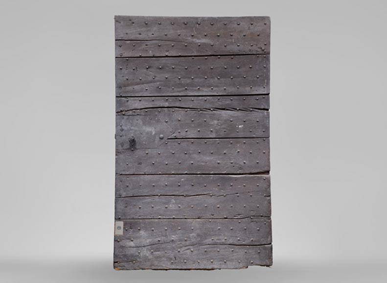 Редкая старинная дубовая дверь из планок, обшитых гвоздями, 18 век. Редкая старинная дубовая дверь из планок, обшитых гвоздями, 18 век.-0