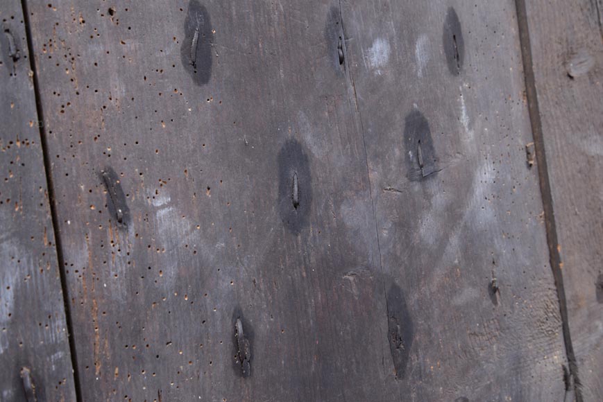 Редкая старинная дубовая дверь из планок, обшитых гвоздями, 18 век. Редкая старинная дубовая дверь из планок, обшитых гвоздями, 18 век.-11