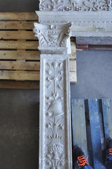 Большой старинный дверной проём из мраморного камня, эпоха Ренессанса. Большой старинный дверной проём из мраморного камня, эпоха Ренессанса.-2