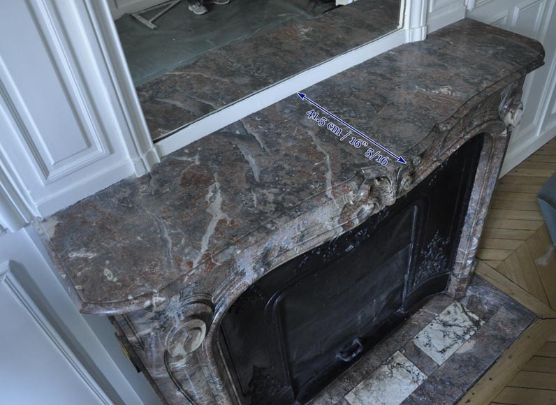 Старинный камин в стиле Людовика XV, изготовленный из Красного Северного мрамора, украшенный раковиной с лиственными орнаментами. Старинный камин в стиле Людовика XV, изготовленный из Красного Северного мрамора, украшенный раковиной с лиственными орнаментами.-9