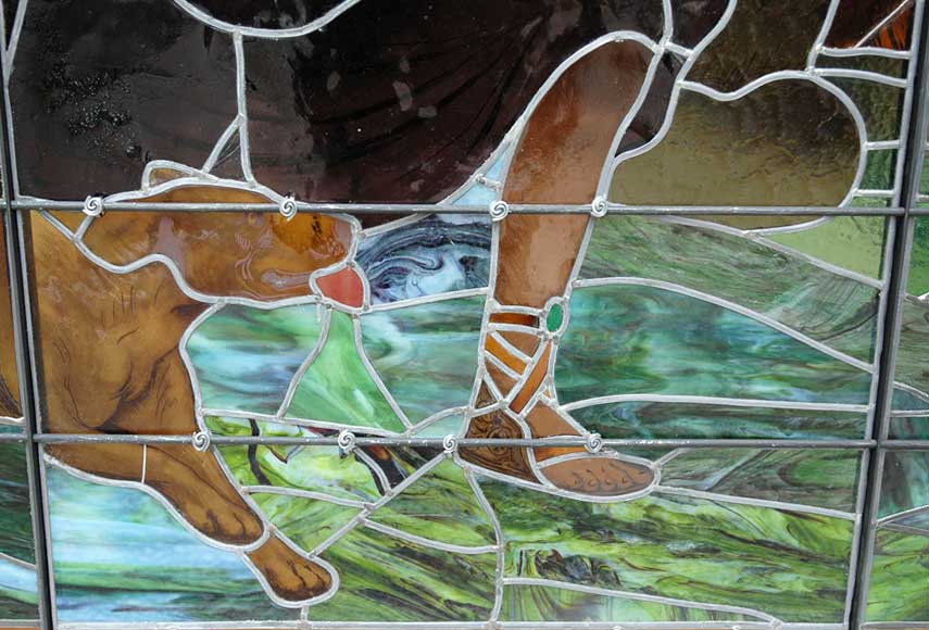 Витраж, подписанный Thomas 1915 г., представляющий Диану охотницу. Витраж, подписанный Thomas 1915 г., представляющий Диану охотницу.-10