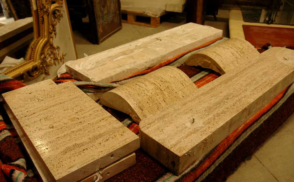 Камин из травертина с зеркальной стеной 1940гг. Камин из травертина с зеркальной стеной 1940гг.-1