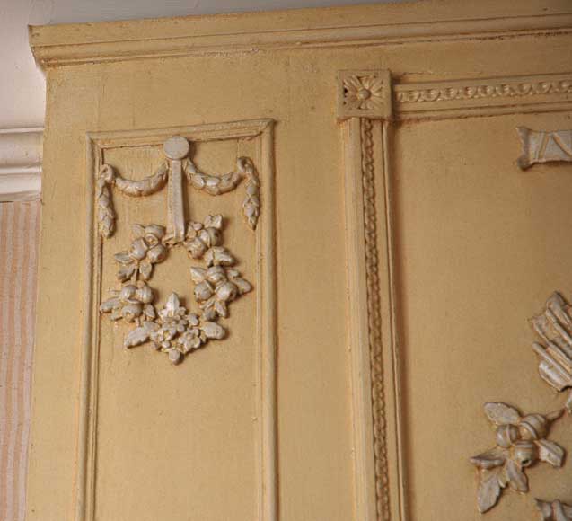 Трюмо эпохи Людовика XVI с музыкальной символикой. Трюмо эпохи Людовика XVI с музыкальной символикой.-1