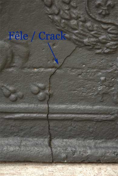 Старинная каминная плита с гербами Франции и Наварры, датированная 1613м годом. Старинная каминная плита с гербами Франции и Наварры, датированная 1613м годом.-4