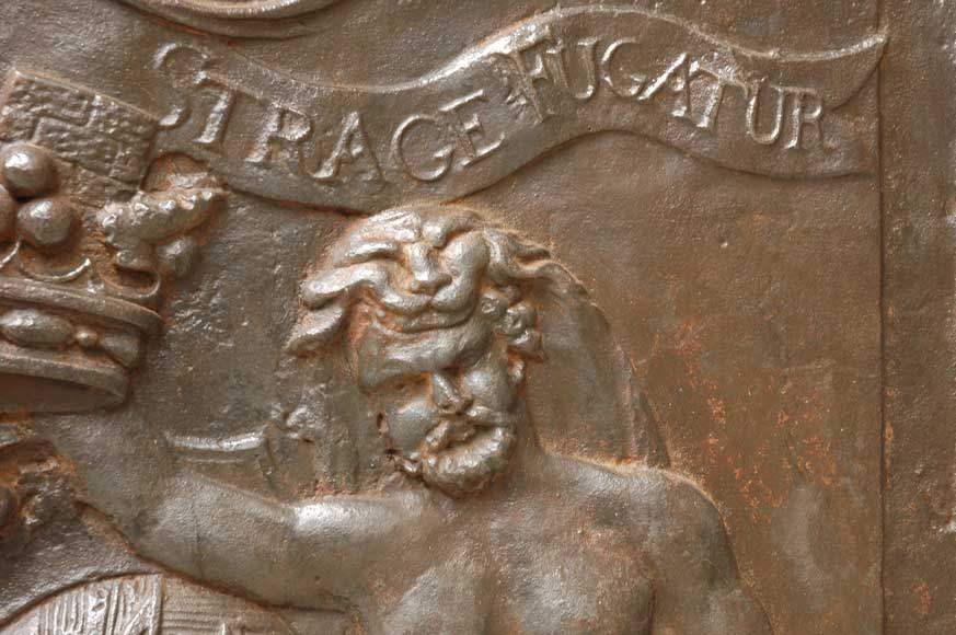 Старинная каминная плита, декорированная гербами семьи де Жаннель де Бельваль (de Jannel de Belval). Старинная каминная плита, декорированная гербами семьи де Жаннель де Бельваль (de Jannel de Belval).-6