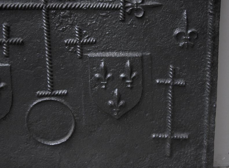 Старинная каминная плита готической эпохи. Старинная каминная плита готической эпохи.-4