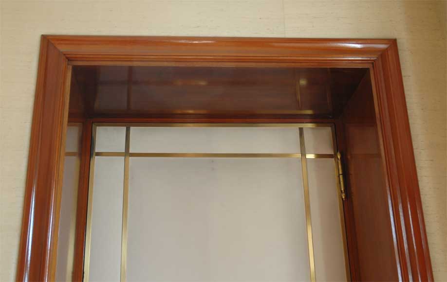 Серия из четырёх дверей из кожи и латуни. Серия из четырёх дверей из кожи и латуни.-2