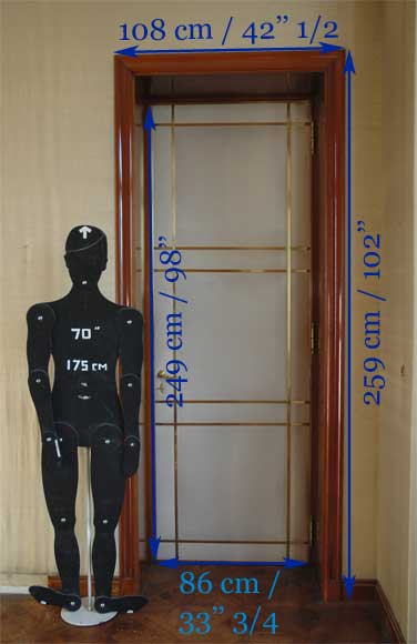 Серия из четырёх дверей из кожи и латуни. Серия из четырёх дверей из кожи и латуни.-8