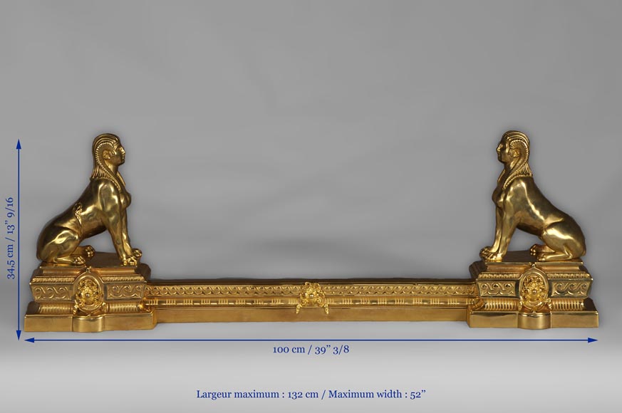 Старинная перекладина дровницы со сфинксами, изготовленная из позолоченной бронзы. Старинная перекладина дровницы со сфинксами, изготовленная из позолоченной бронзы.-7