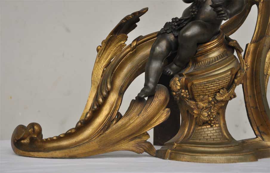 Старинная дровница из бронзы с двумя патинами, украшенная Аллегорией Вина. Старинная дровница из бронзы с двумя патинами, украшенная Аллегорией Вина.-6