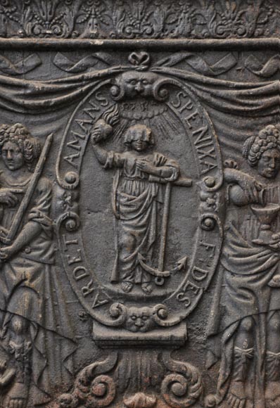 Большая старинная каминная плита, украшенная янсенистским сюжетом. Большая старинная каминная плита, украшенная янсенистским сюжетом.-1