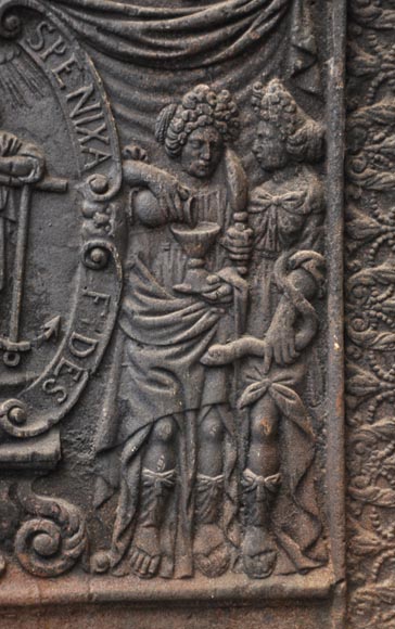 Большая старинная каминная плита, украшенная янсенистским сюжетом. Большая старинная каминная плита, украшенная янсенистским сюжетом.-6