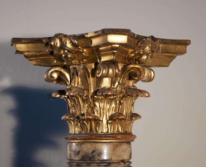 Пара старинных колонн в стиле Людовика XVI, изготовленных из мрамора Brèche Violette и скульптурного позолоченного дерева. Пара старинных колонн в стиле Людовика XVI, изготовленных из мрамора Brèche Violette и скульптурного позолоченного дерева.-2