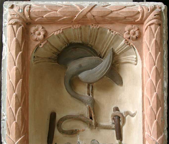 Провансальский фонтан из крашеного камня.-1