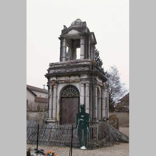 Каменный мавзолей